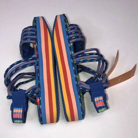 Farm Rio blue macaw rainbow strapped platform sandals size 8